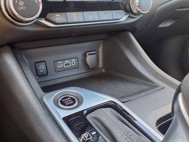Used 2025 Nissan Sentra SV FWD image 33