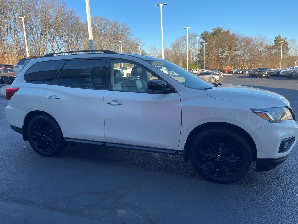 Used 2018 Nissan Pathfinder SL w/ Midnight Edition Package image 6