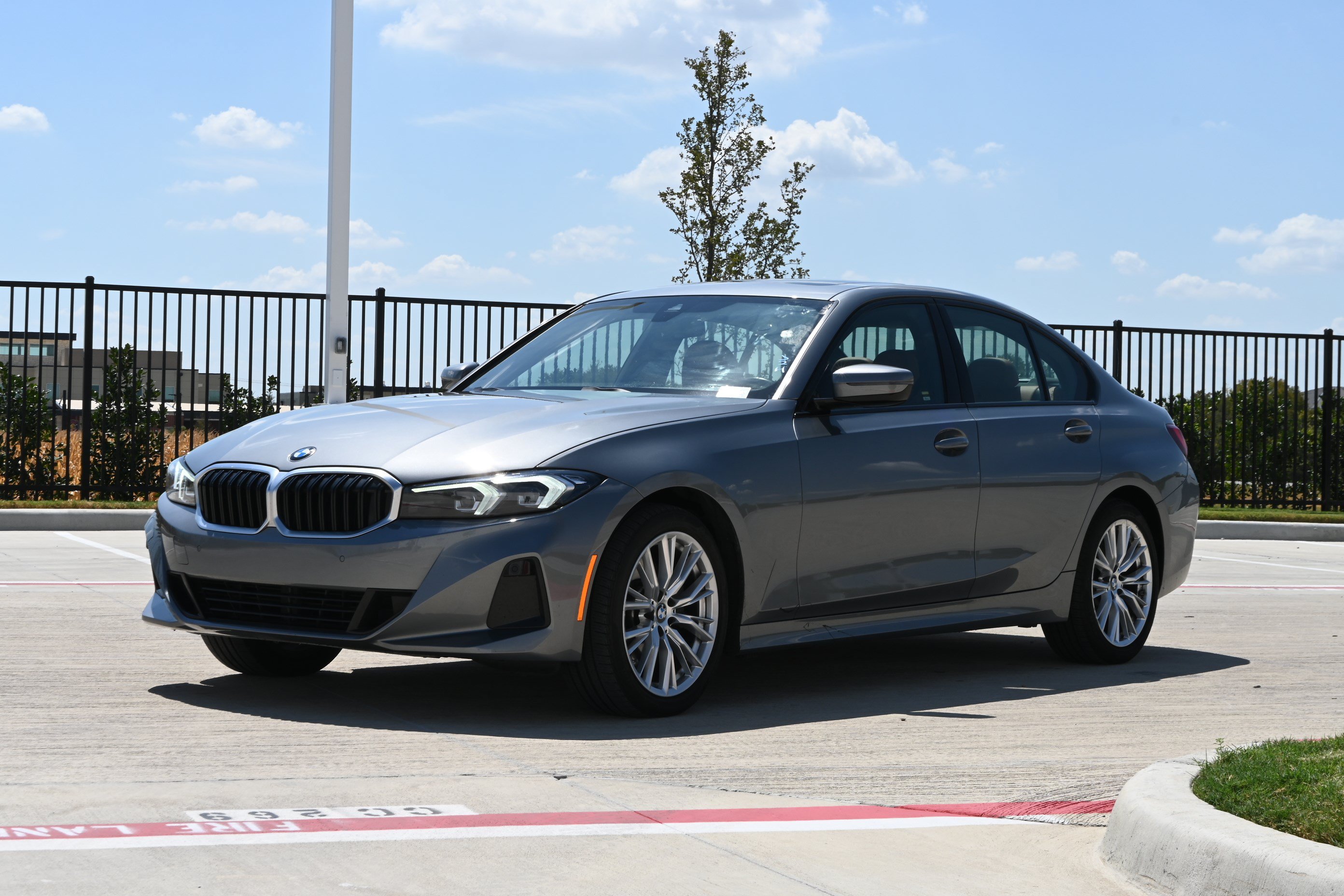 Certified 2023 BMW 330i Sedan w/ Driving Assistance Package RWD image 5