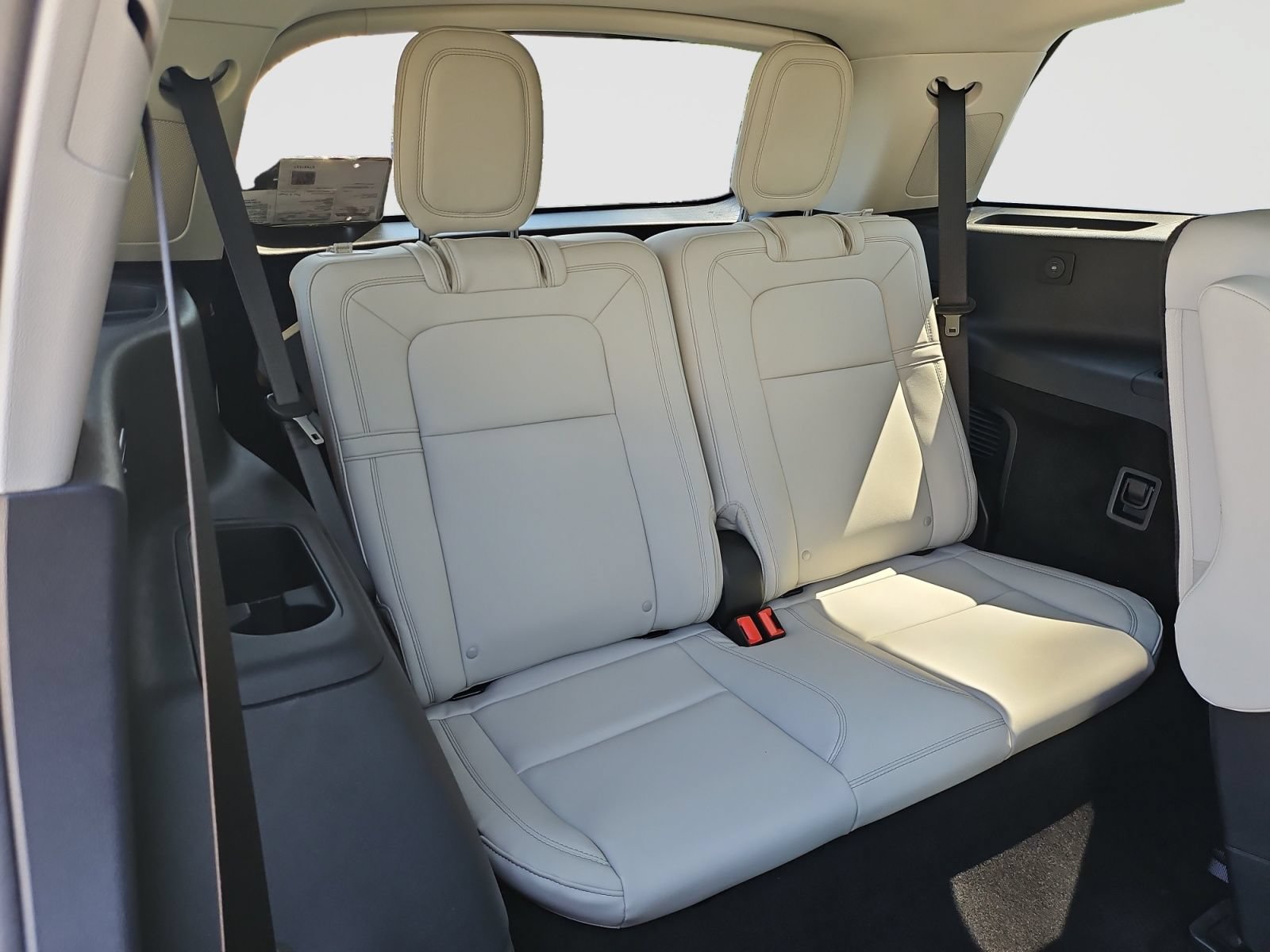 Used 2025 Lincoln Aviator Reserve w/ Equipment Group 201A AWD/4WD image 18