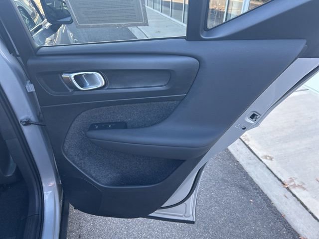 Certified 2025 Volvo XC40 B5 Plus AWD/4WD image 12
