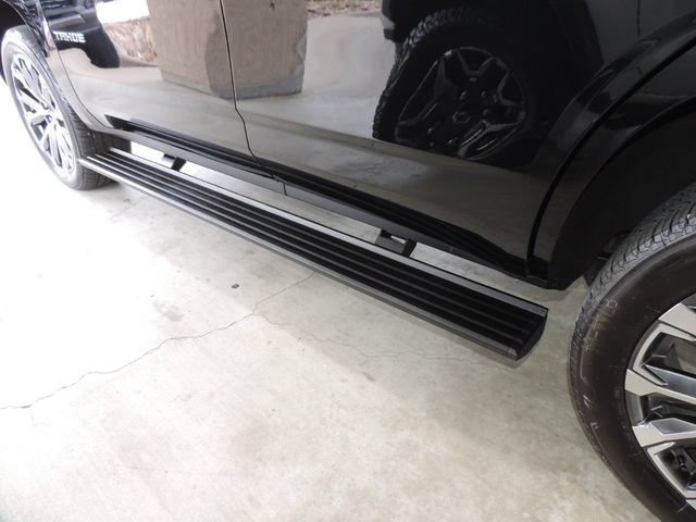 Used 2026 Chevrolet Tahoe High Country RWD image 27