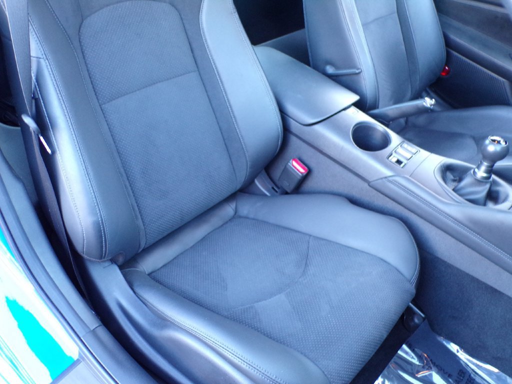 Used 2024 Nissan Z Performance w/ Floor Mat Package RWD image 12