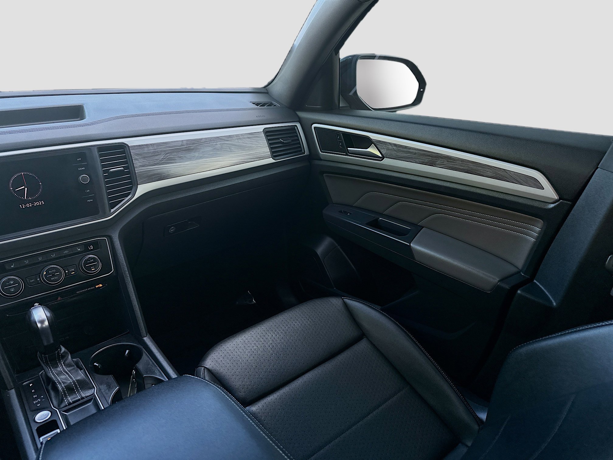 Used 2021 Volkswagen Atlas Cross Sport SE w/ V6 Towing Package image 21