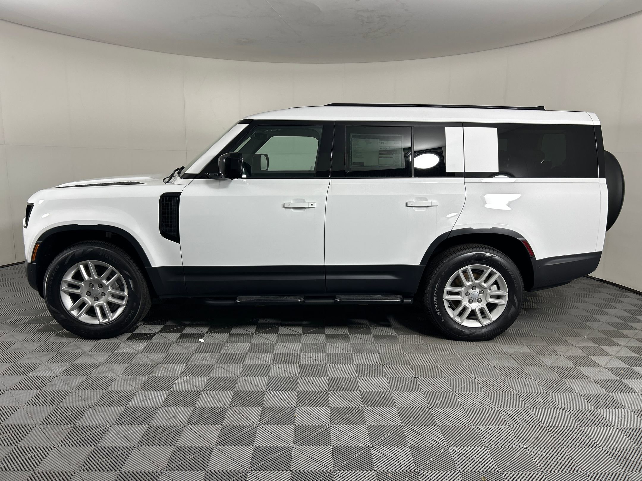 New 2025 Land Rover Defender 130 S image 2