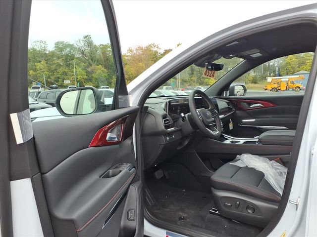 New 2026 Chevrolet Traverse Z71 w/ Driver Confidence Package image 7