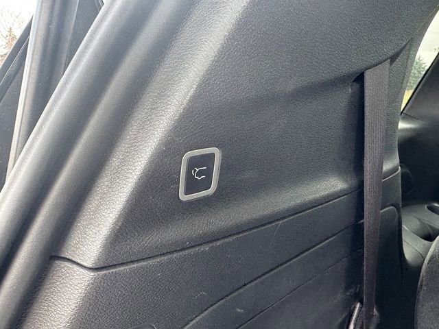 Used 2024 Chrysler Pacifica Limited FWD image 17