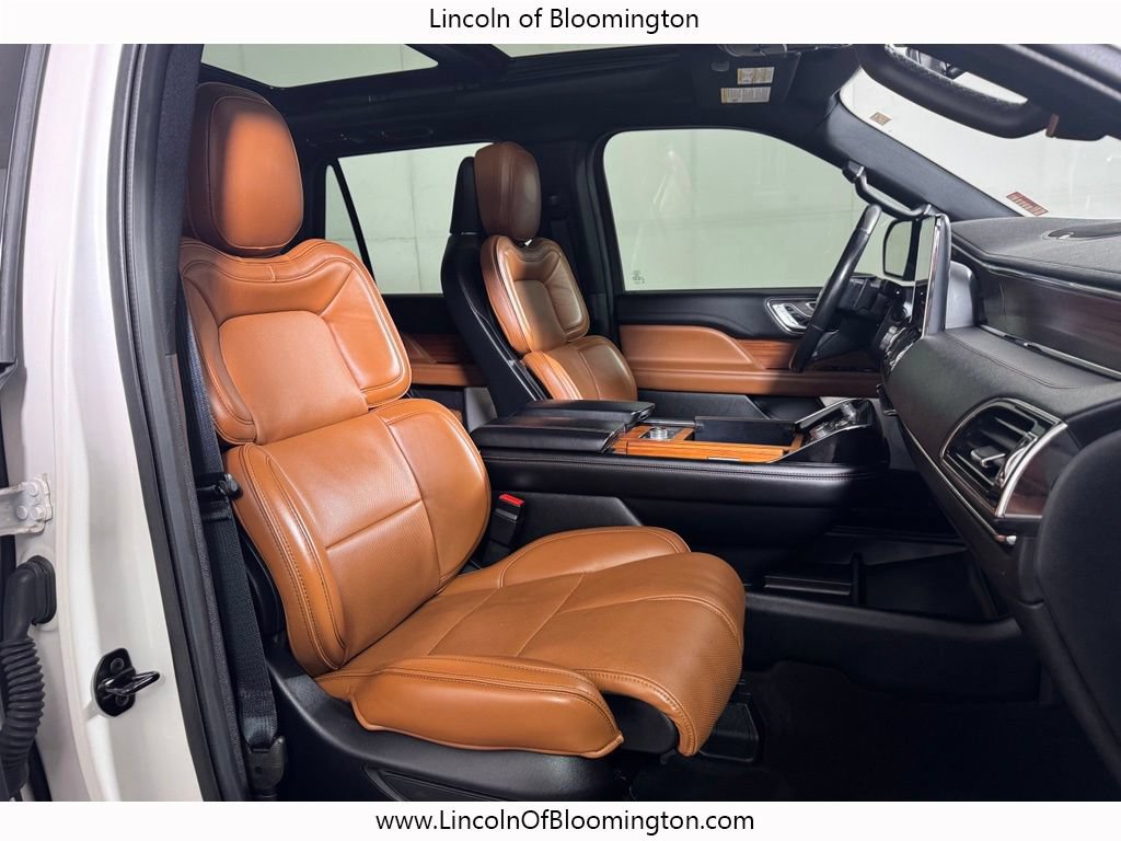 Used 2019 Lincoln Navigator Reserve AWD/4WD image 10