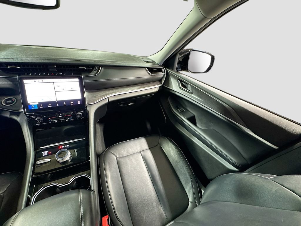 Used 2022 Jeep Grand Cherokee L Limited w/ Trailer Tow Group (B) AWD/4WD image 16