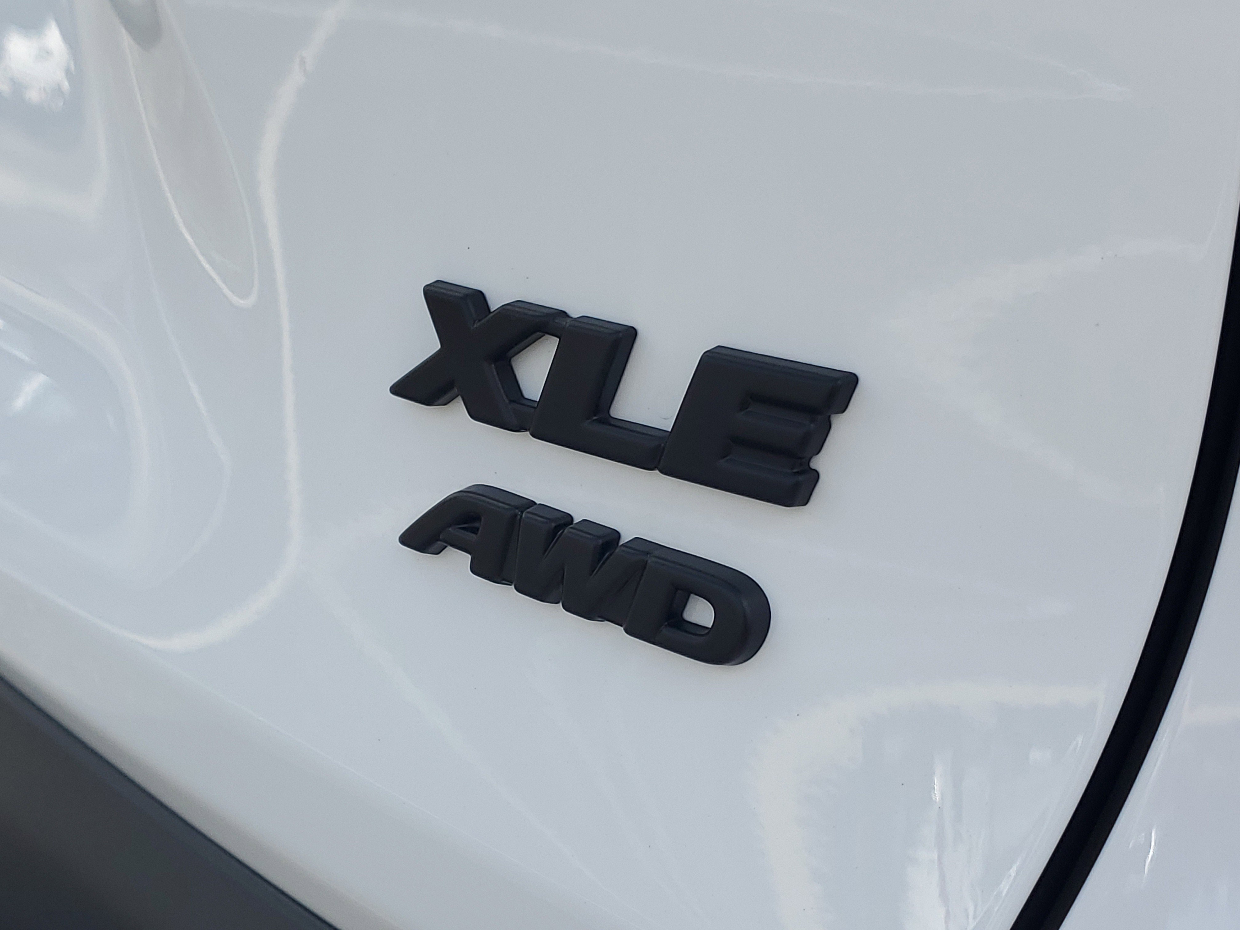 Used 2025 Toyota RAV4 XLE image 6