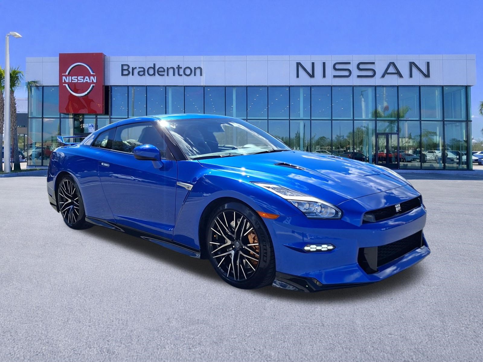 Used 2024 Nissan GT-R AWD/4WD image 3