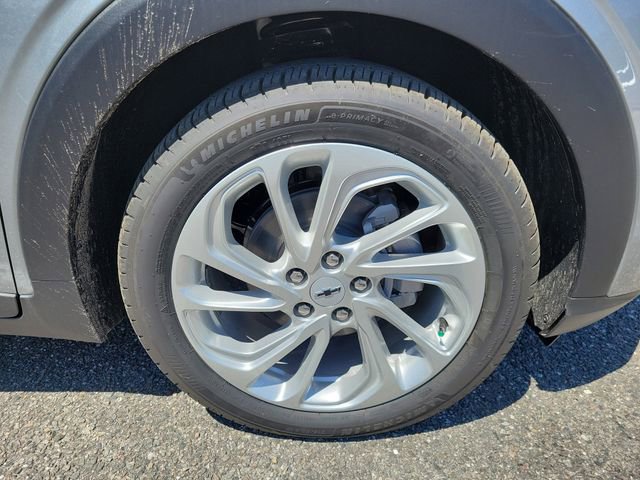 New 2027 Chevrolet Bolt LT w/ Comfort Package FWD image 5