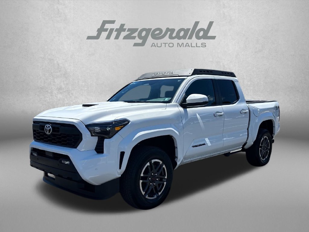 Used 2024 Toyota Tacoma TRD Sport w/ TRD Sport Upgrade Package AWD/4WD image 3