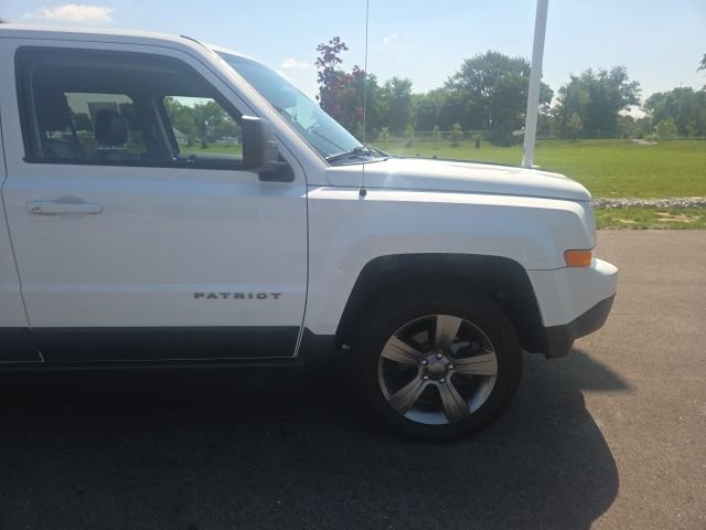 Used 2017 Jeep Patriot Sport w/ Power Value Group FWD image 4