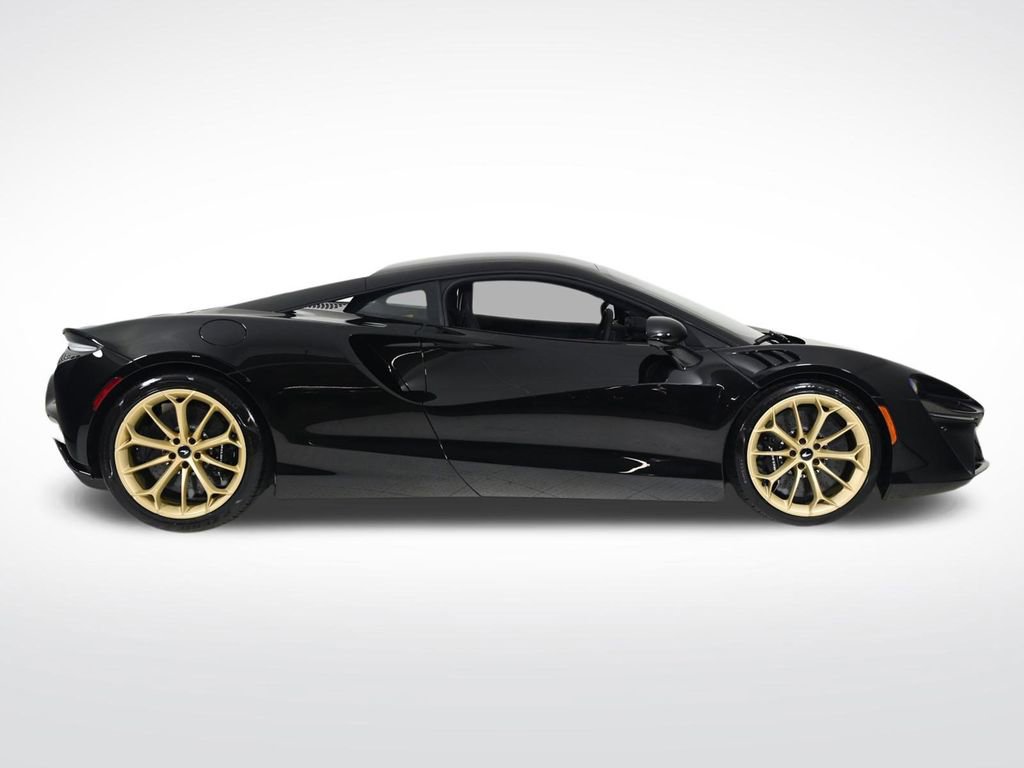 New 2026 McLaren Artura image 6