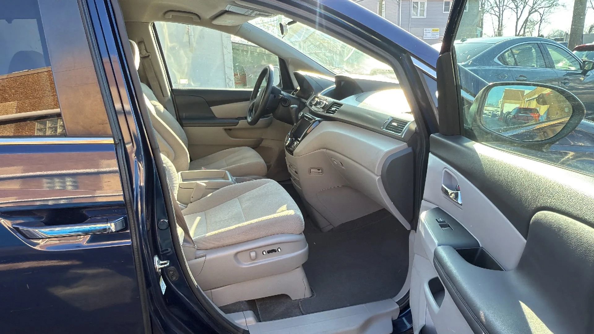 Used 2016 Honda Odyssey SE image 25