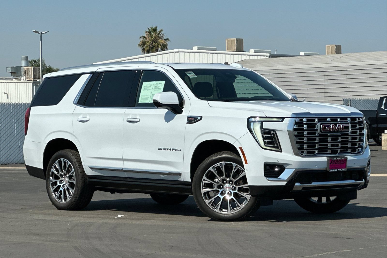 Used 2026 GMC Yukon Denali w/ Sun & Power Step Package AWD/4WD image 2