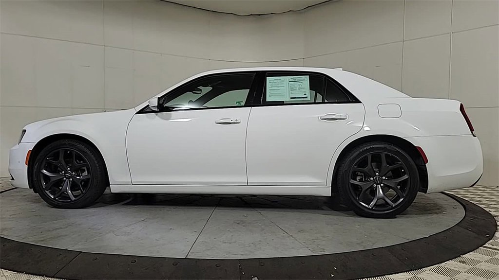 Used 2023 Chrysler 300 S image 5