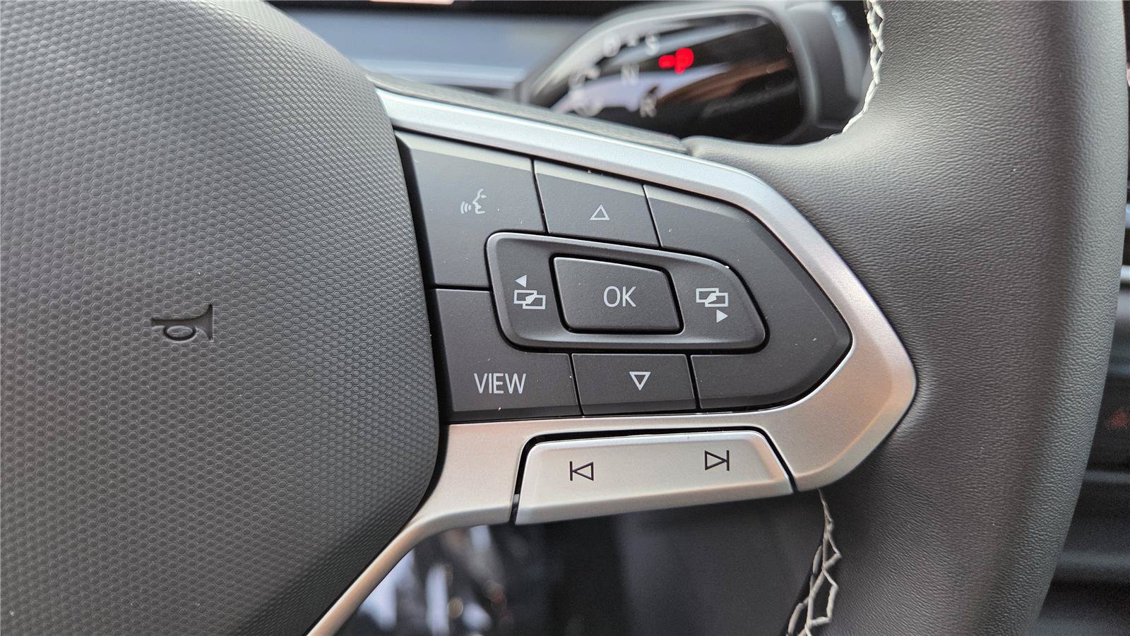 New 2026 Volkswagen Tiguan SE AWD/4WD image 18