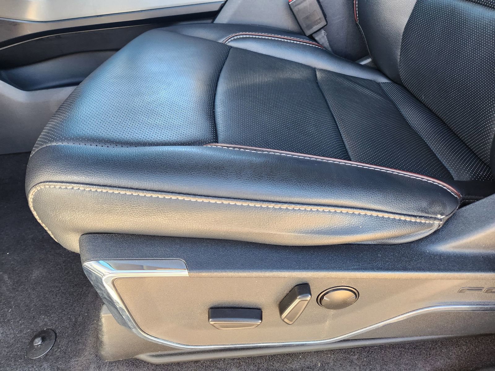 Used 2023 Ford F150 Lariat image 27