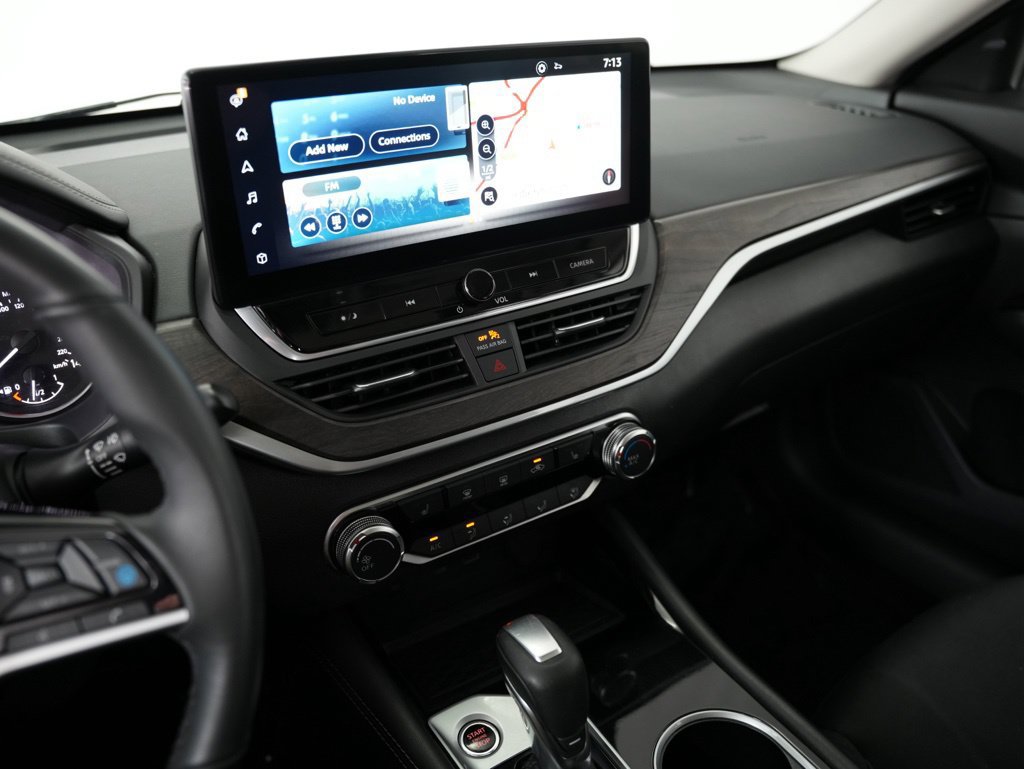 Used 2023 Nissan Altima 2.5 SV w/ SV Premium Package FWD image 18