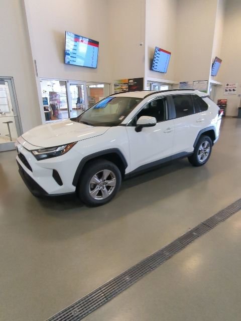 Used 2024 Toyota RAV4 XLE image 7