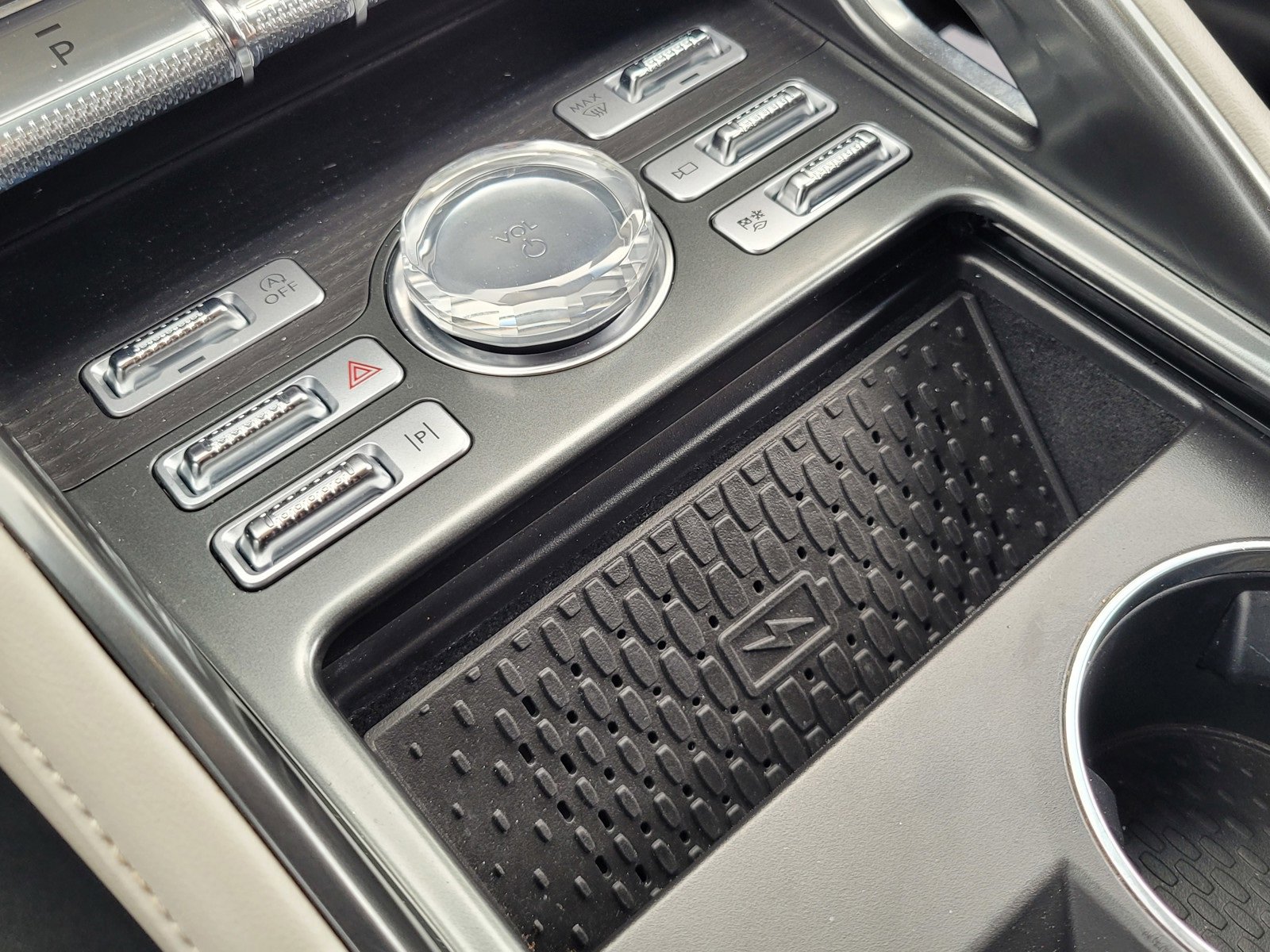 Certified 2024 Lincoln Nautilus Reserve w/ Equipment Group 202A image 24