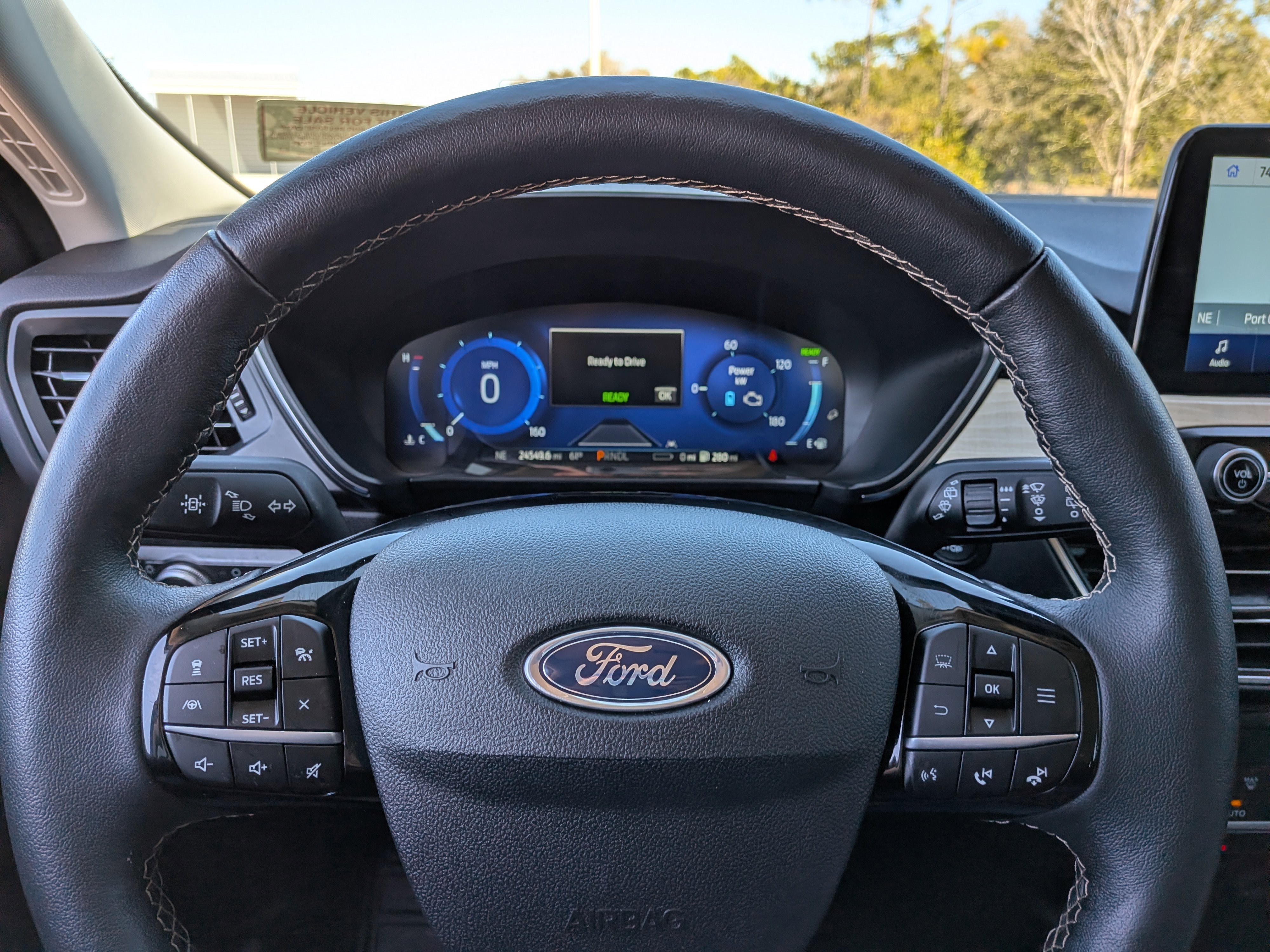 Used 2022 Ford Escape Titanium w/ Titanium Premium Package image 31