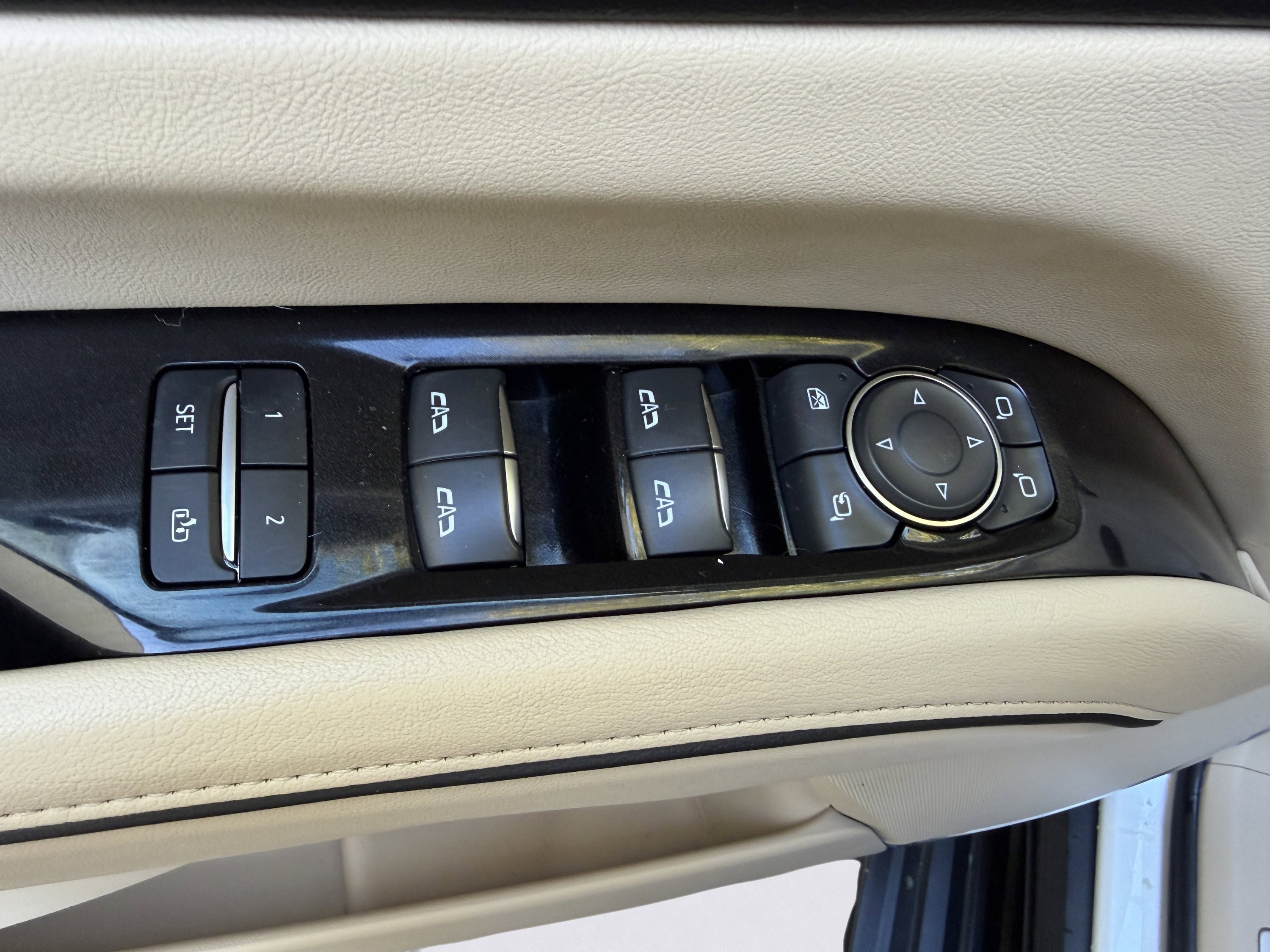 Used 2021 Cadillac Escalade ESV Premium Luxury w/ LPO, Illumination Package image 37