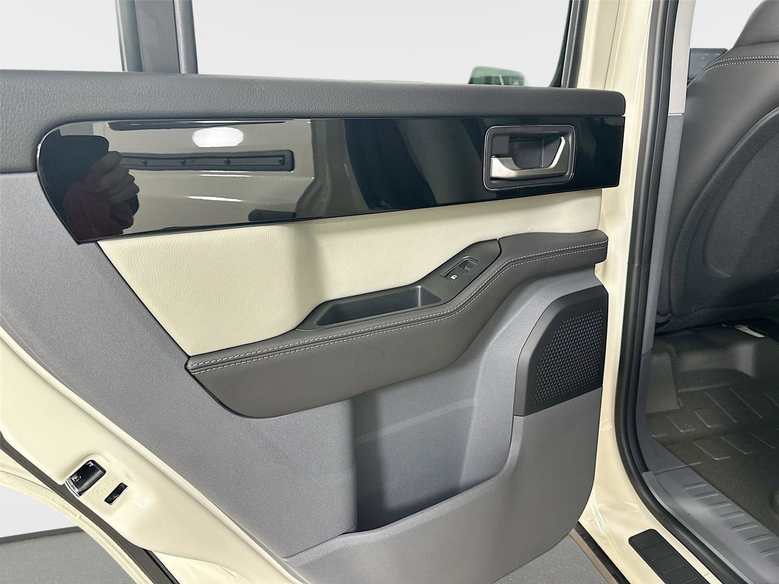 New 2025 INEOS Grenadier Fieldmaster Edition image 36