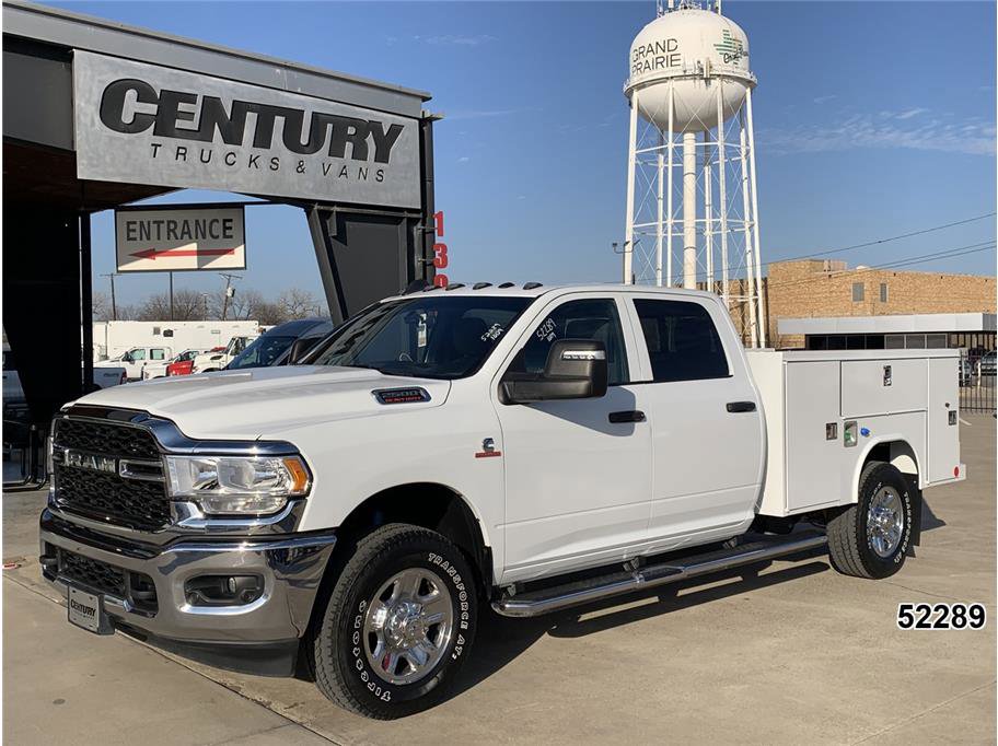 Used 2024 RAM 2500 Tradesman w/ Chrome Appearance Group AWD/4WD image 1