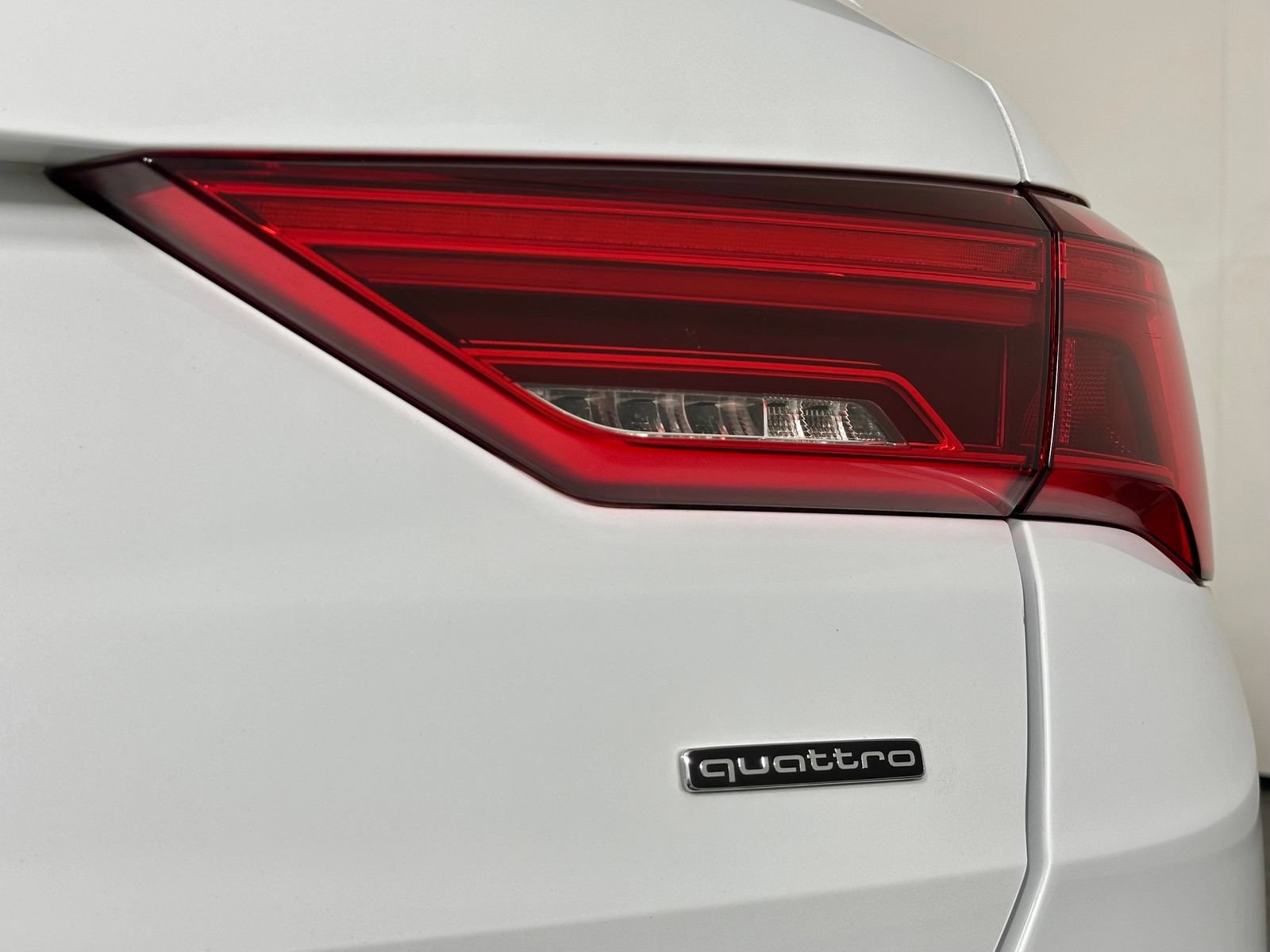 Used 2019 Audi Q3 2.0T Premium w/ Convenience Package AWD/4WD image 13