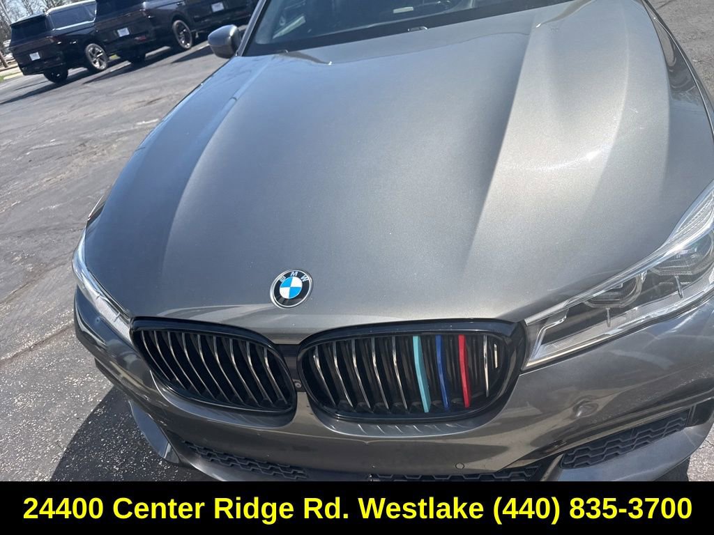 Used 2017 BMW 750i xDrive AWD/4WD image 2