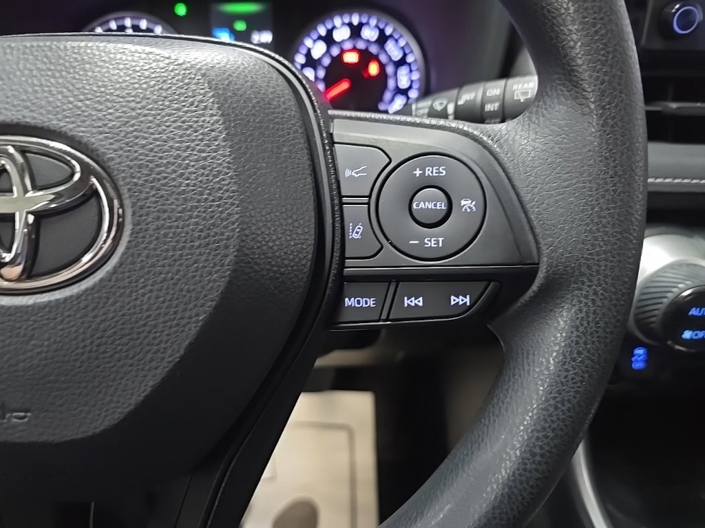 Used 2019 Toyota RAV4 XLE AWD/4WD image 21