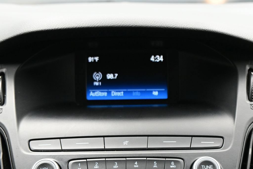 Used 2018 Ford Focus SE FWD image 21