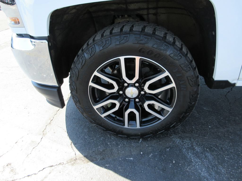 Certified 2018 Chevrolet Silverado 1500 LT w/ Texas Edition AWD/4WD image 15
