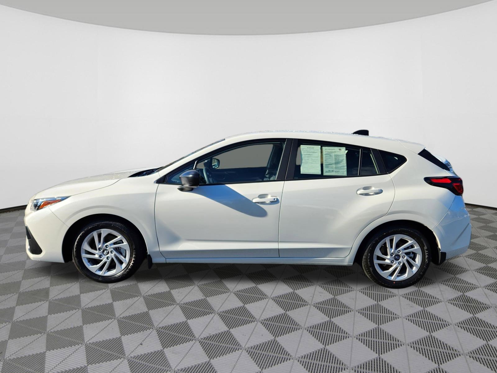 Certified 2025 Subaru Impreza 2.0i image 5