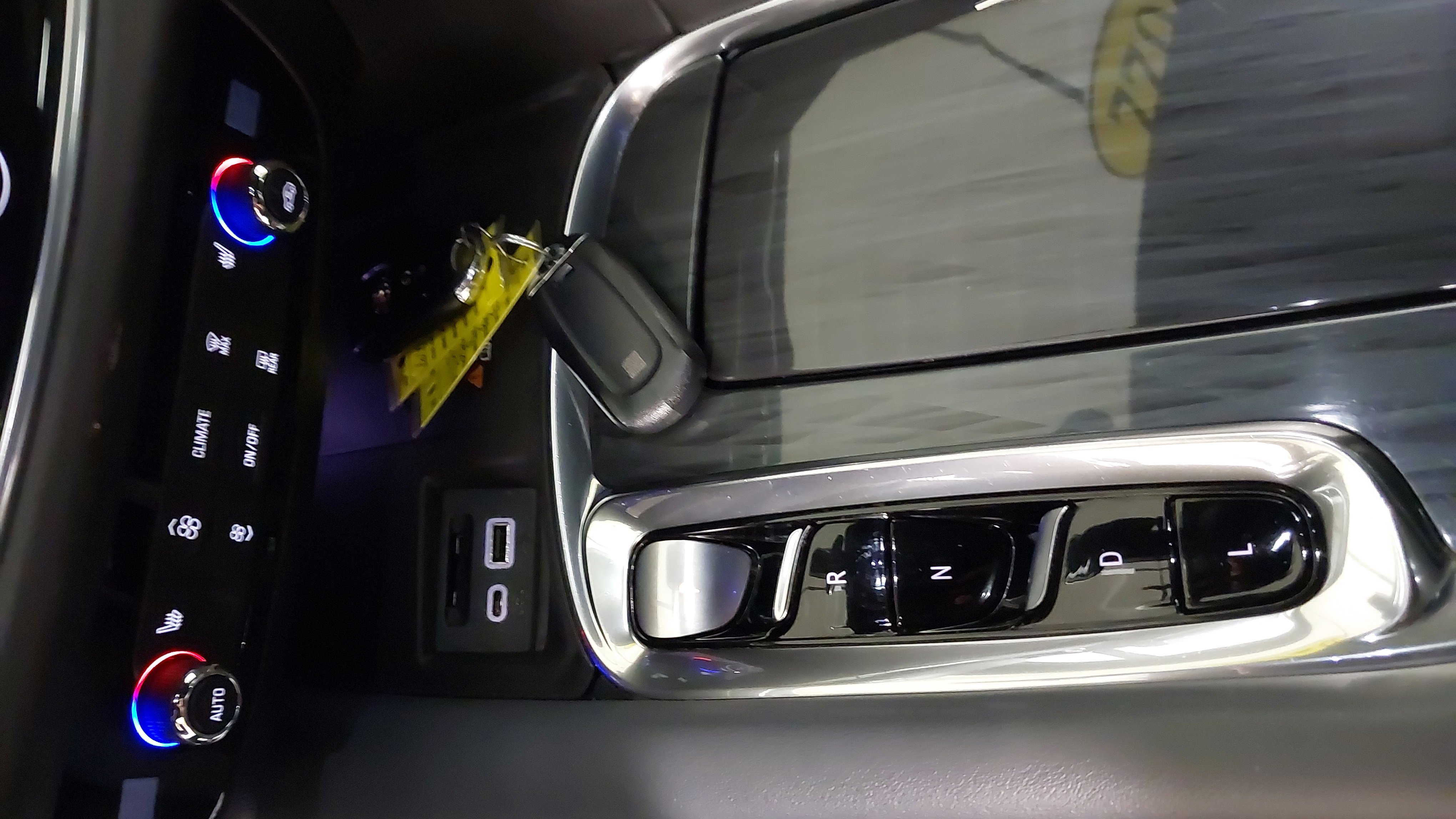 Used 2022 Buick Enclave Essence w/ Experience Buick Package image 21