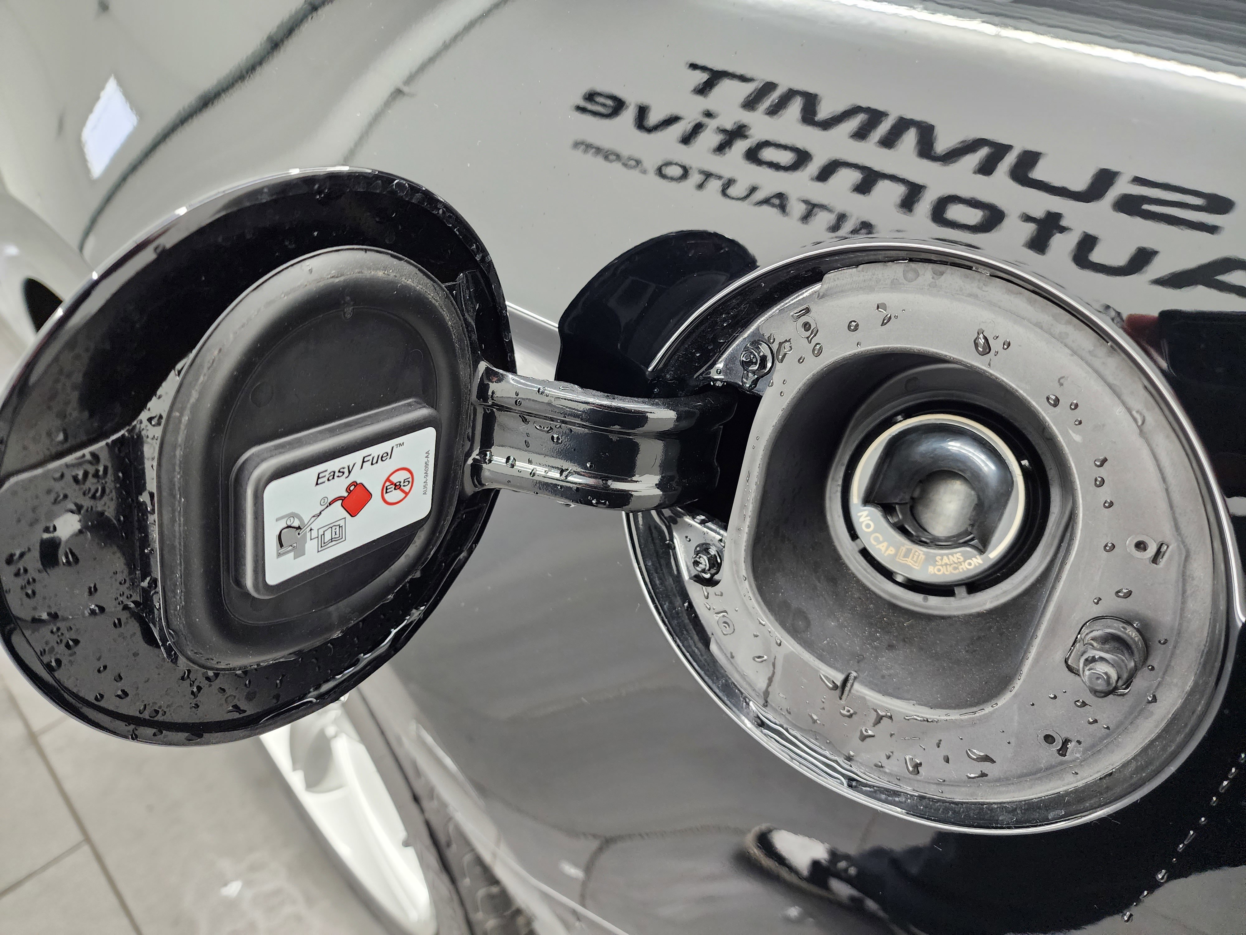 Used 2010 Ford Mustang GT Premium image 29