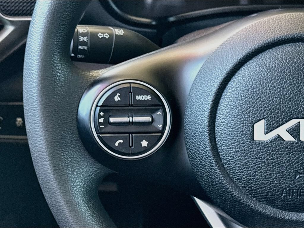 Used 2023 Kia Soul LX w/ Option Group 015 FWD image 11