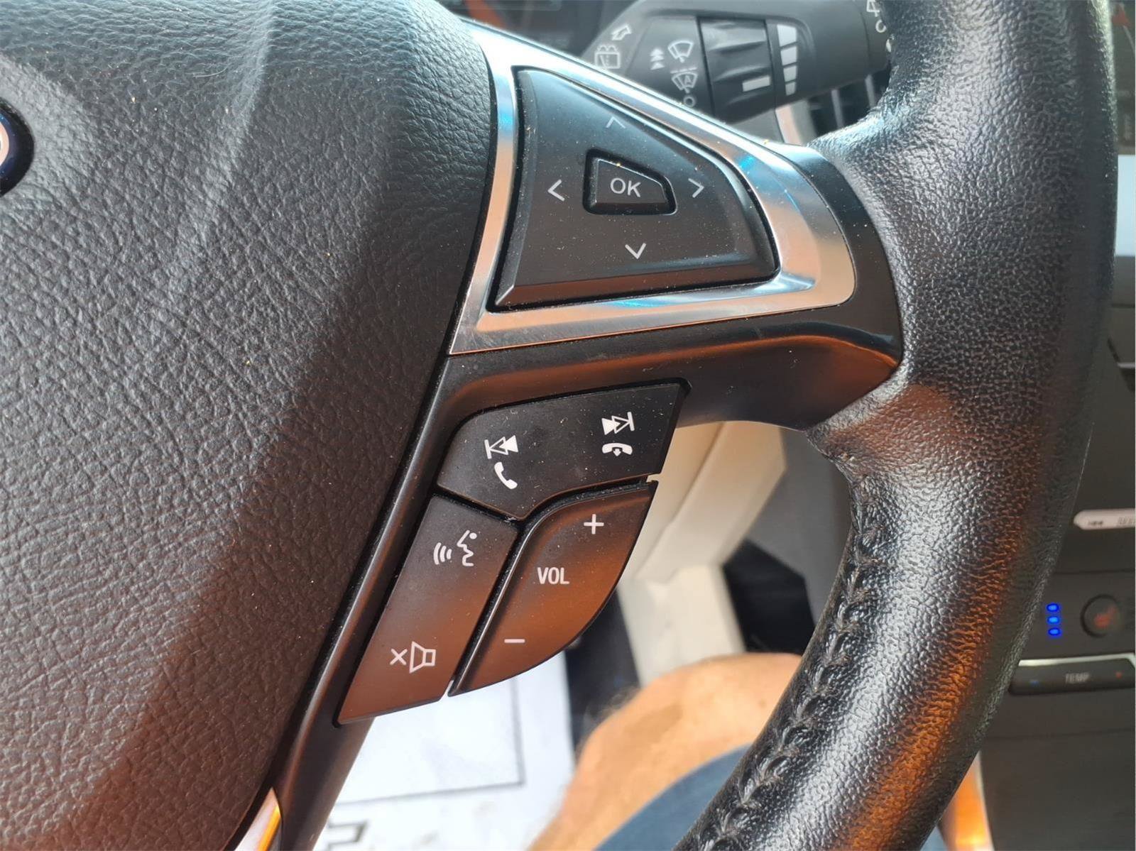 Used 2019 Ford Edge Titanium w/ Equipment Group 301A FWD image 21