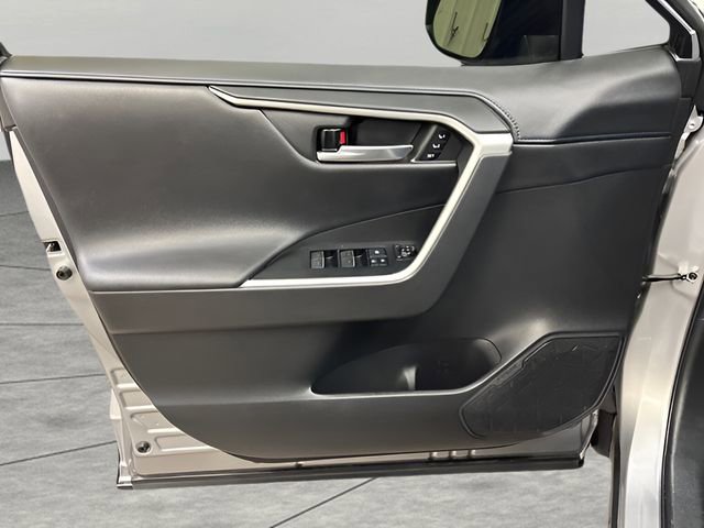 Used 2022 Toyota RAV4 XSE image 10