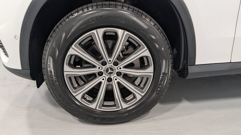 Used 2024 Mercedes-Benz GLC 300 4MATIC image 31