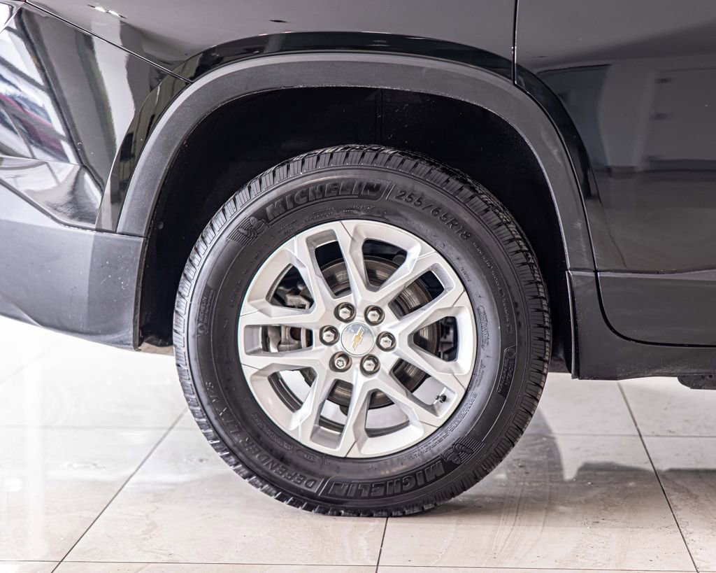 Used 2019 Chevrolet Traverse LT w/ LPO, Floor Liner Package AWD/4WD image 11