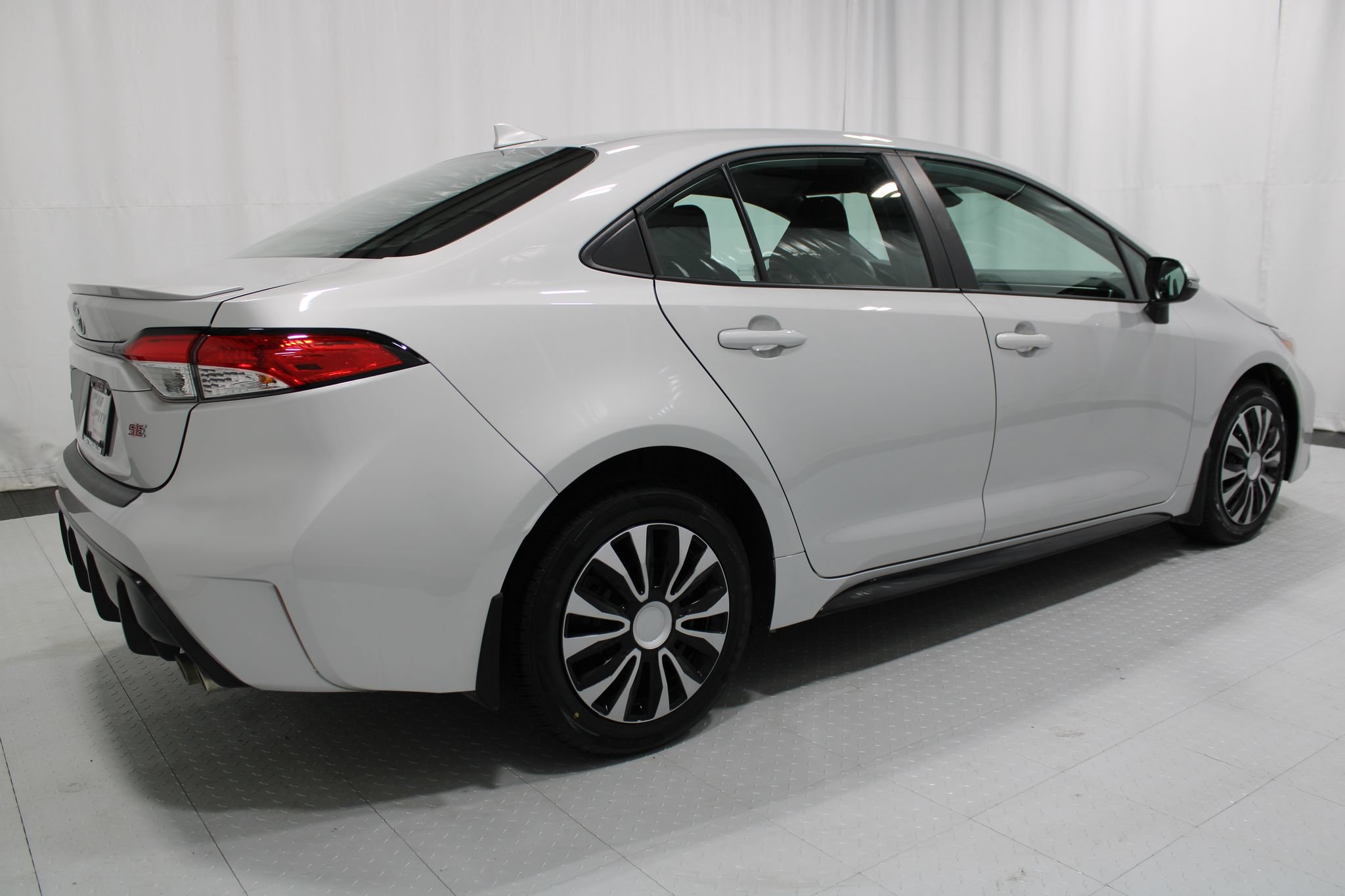 Used 2024 Toyota Corolla SE w/ SE Premium Package FWD image 6