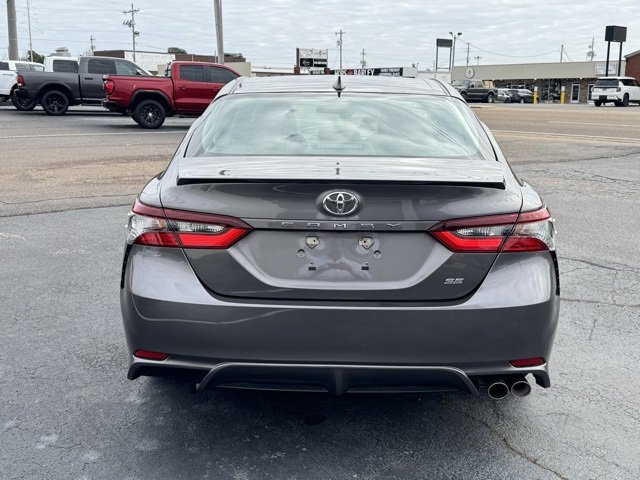 Used 2021 Toyota Camry SE image 4