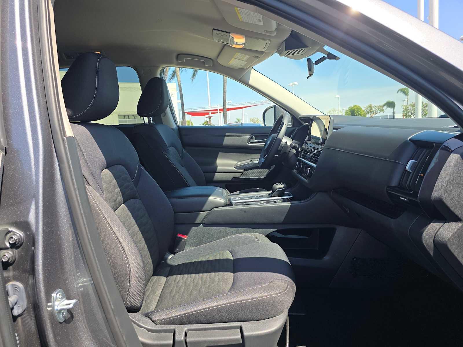 Used 2025 Nissan Pathfinder SV w/ Cargo Package FWD image 11