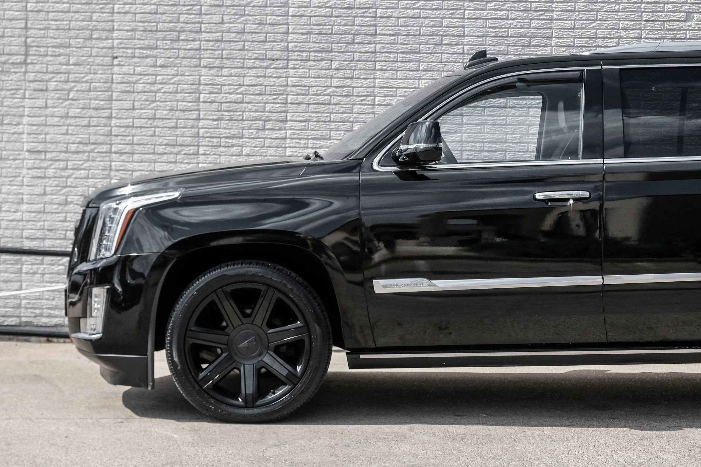 Used 2015 Cadillac Escalade ESV Premium AWD/4WD image 11
