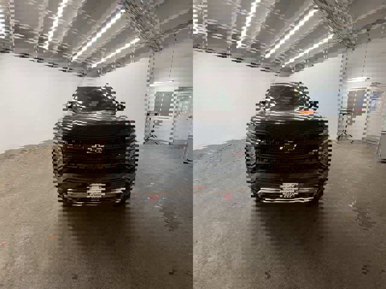 Used 2025 Chevrolet Suburban Z71 image 9