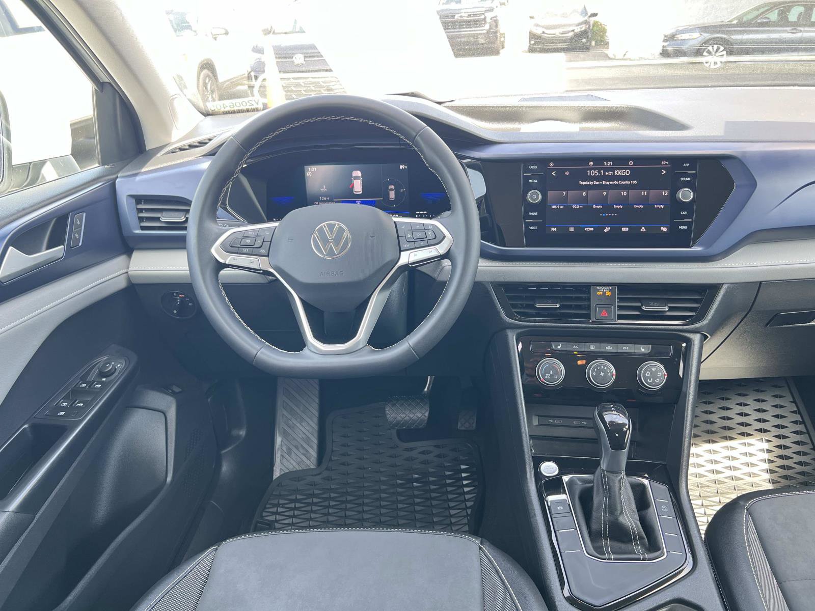 Certified 2023 Volkswagen Taos SE w/ Black Wheel Package image 7